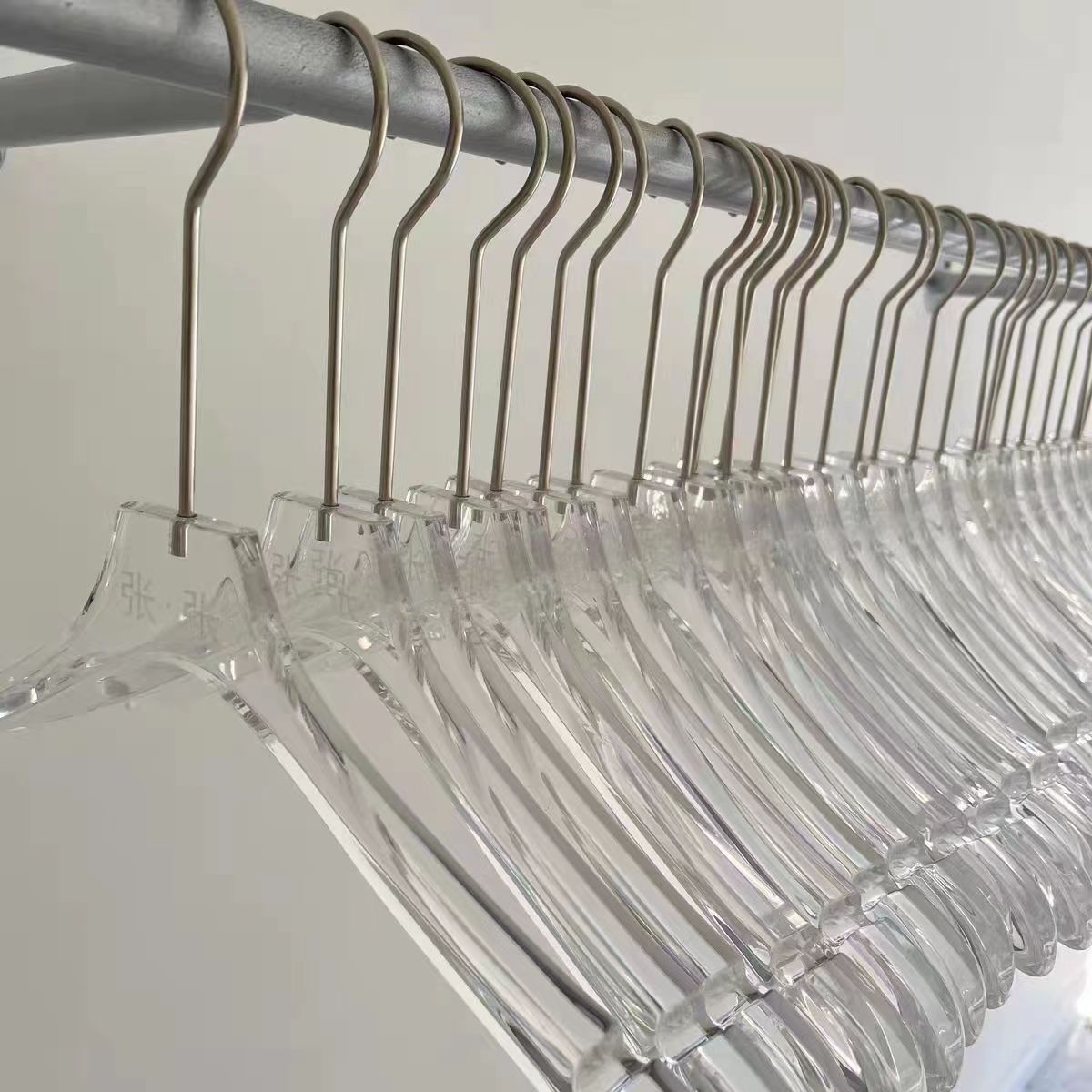 Acrylic Clothes Hanger Non Slip Seamless With Pants Clips Transparent